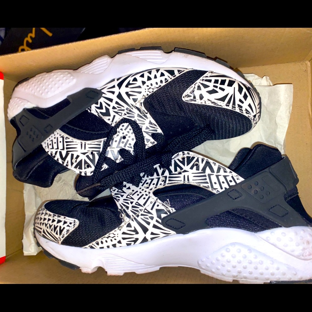 Nike huarache run.